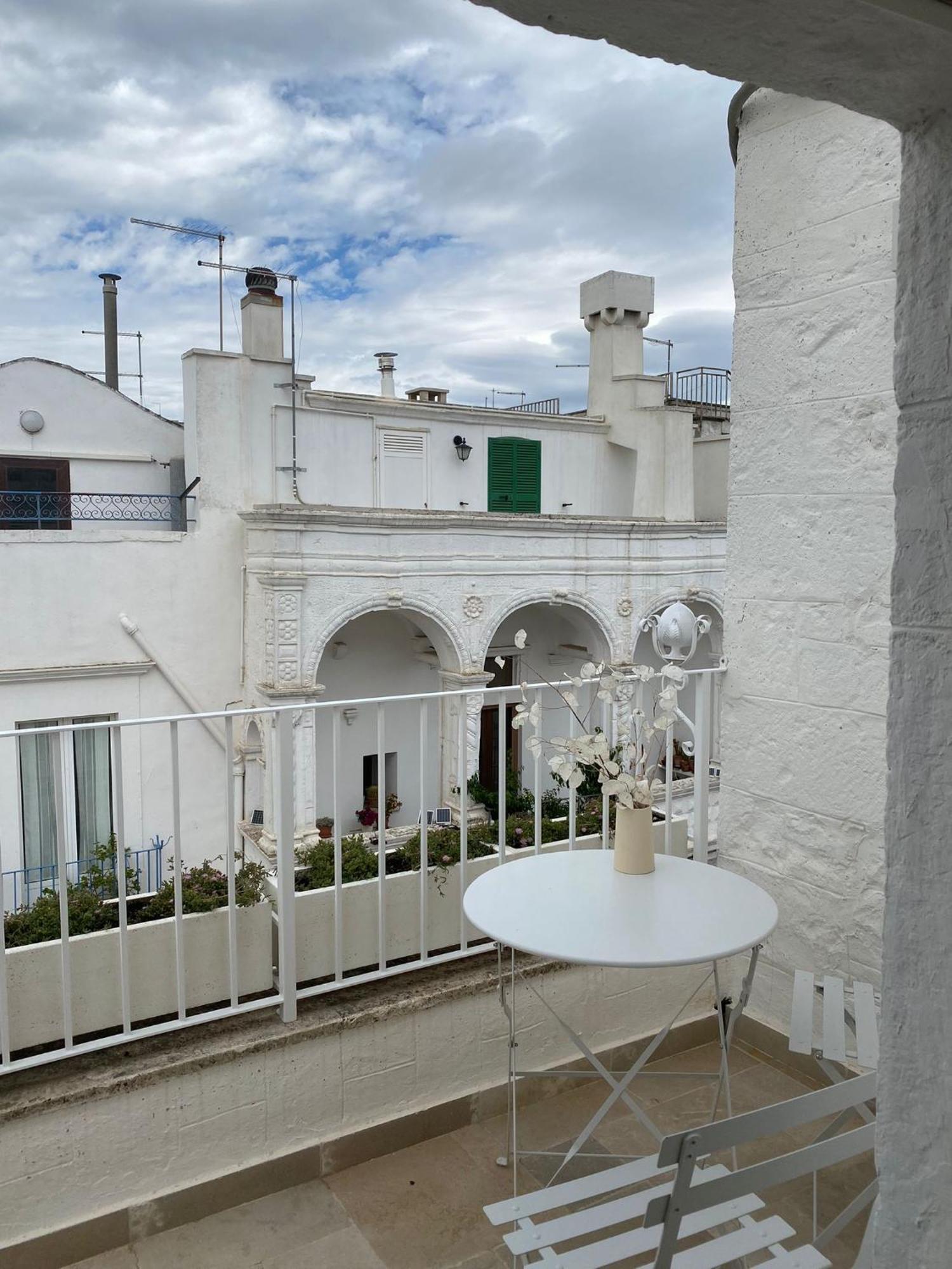 Casa U Burie, Casa Design Con Terrazza Panoramica E Jacuzzi Apartment Cisternino Luaran gambar